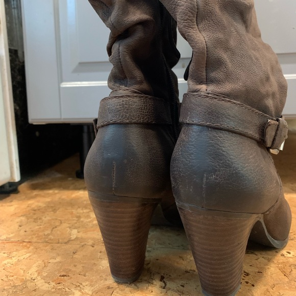 Guess slouch boot with buckles - Picture 3 of 5